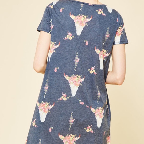 SOLD OUT💫Boho bull floral pocket tee shirt dress - Picture 3 of 8